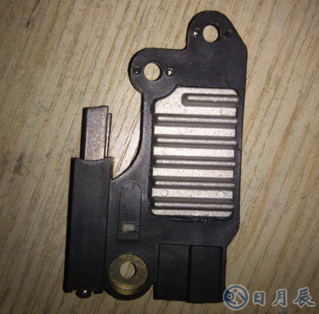 汽車電路是靠什么穩(wěn)壓的？汽車電源穩(wěn)壓器真的有用嗎？